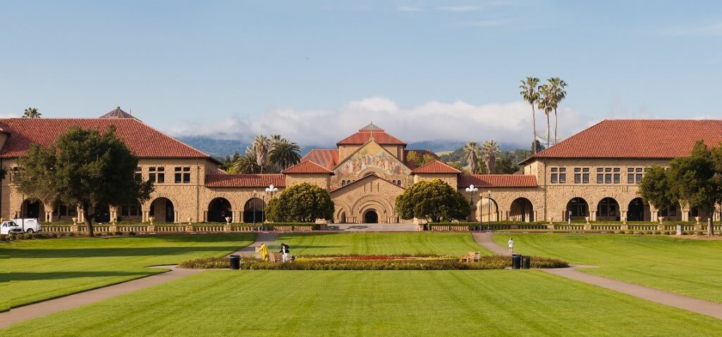 Stanford University, one of the greenest college campuses, aims to reduce its carbon footprint.