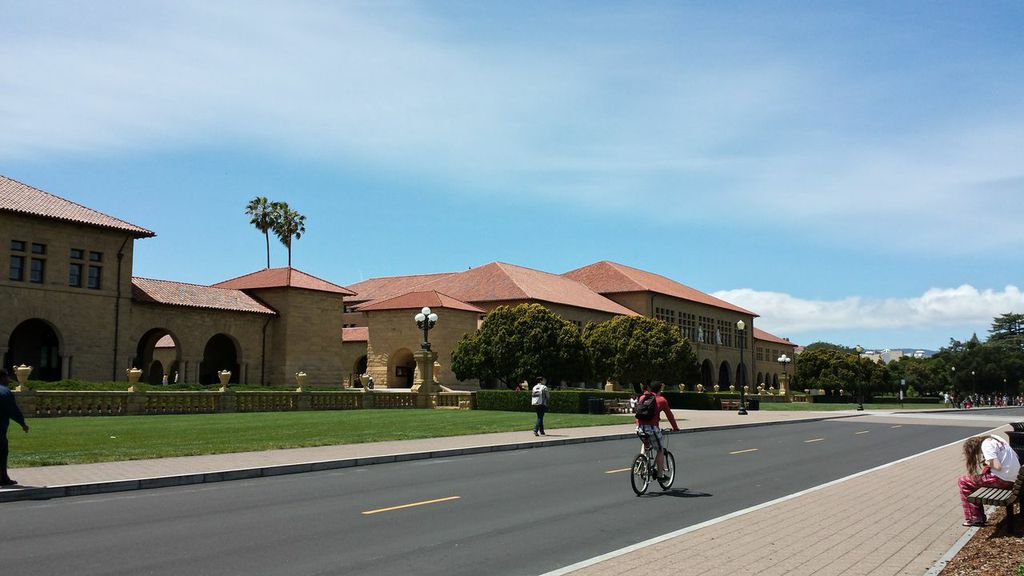 A college visit is essential so you know if a college is for you or not