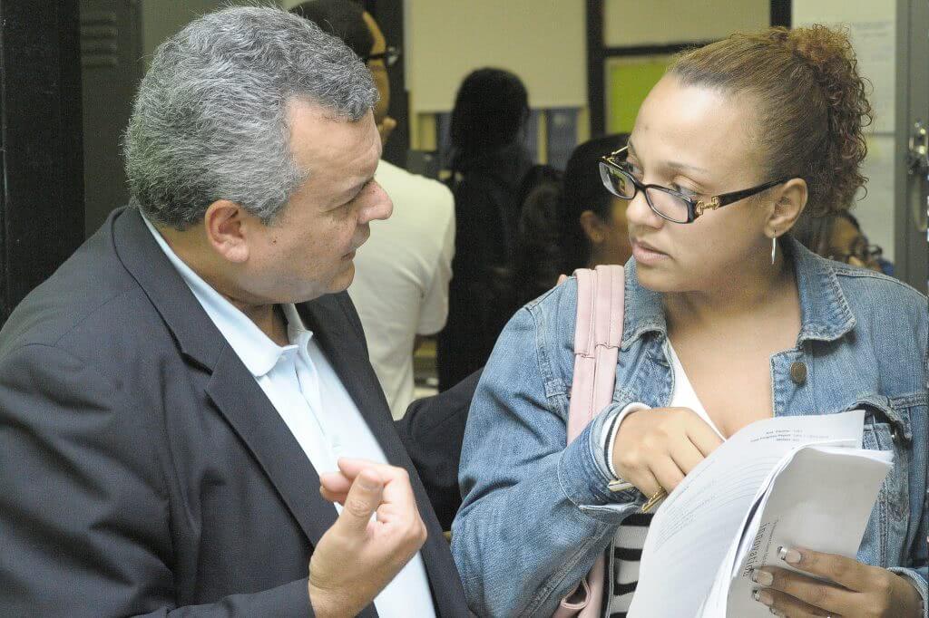 Parents and teachers should work together to help their student.