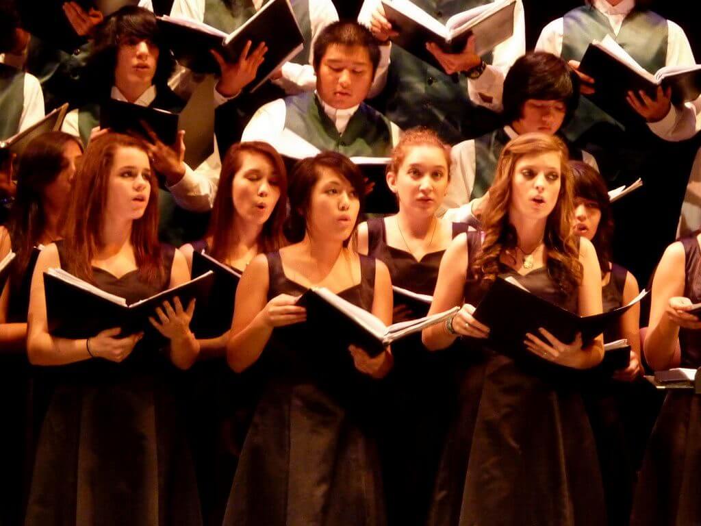 what extracurricular activities do colleges look for