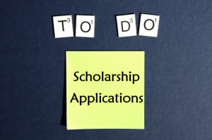 Use our scholarship checklists to stay on top of your applications