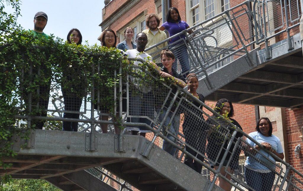 There are plenty of benefits that come with a summer internship