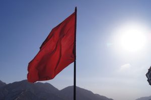 There are a few student loan red flag warnings to look out for.