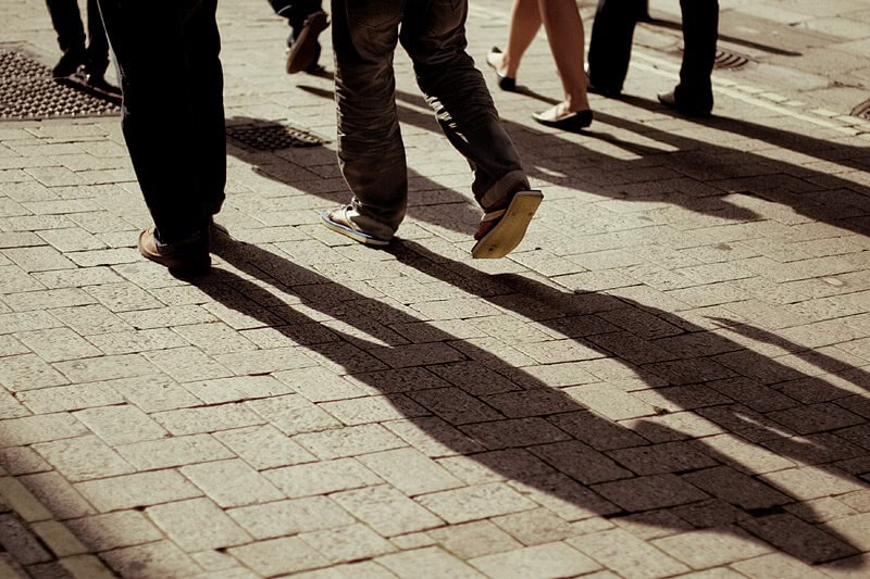 What are the pros and cons of job shadowing?