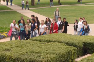 What are the differences between private vs public college visits