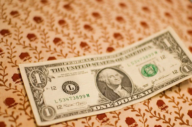 What are some of the differences between federal and private student loans?