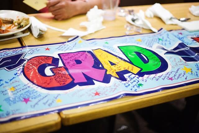 Here are some great graduation party ideas for high school graduation