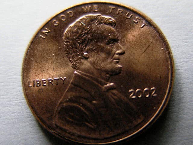 2002 D Lincoln Memorial Cent close-up.