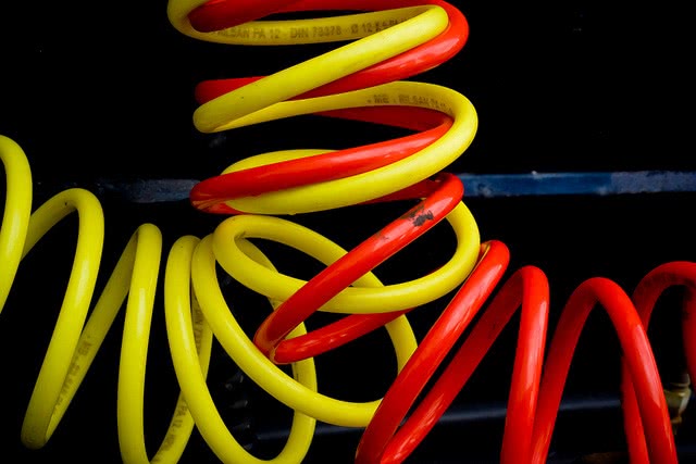 Two wires consolidate into one